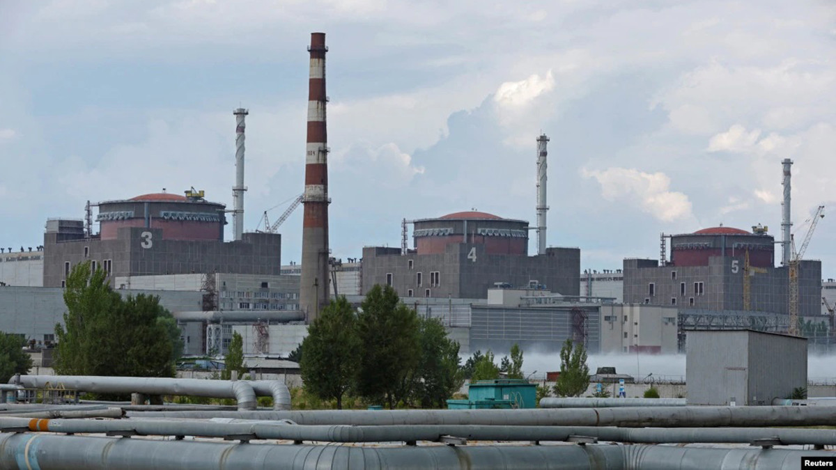 Artillery shells hit Ukrainian nuclear plant