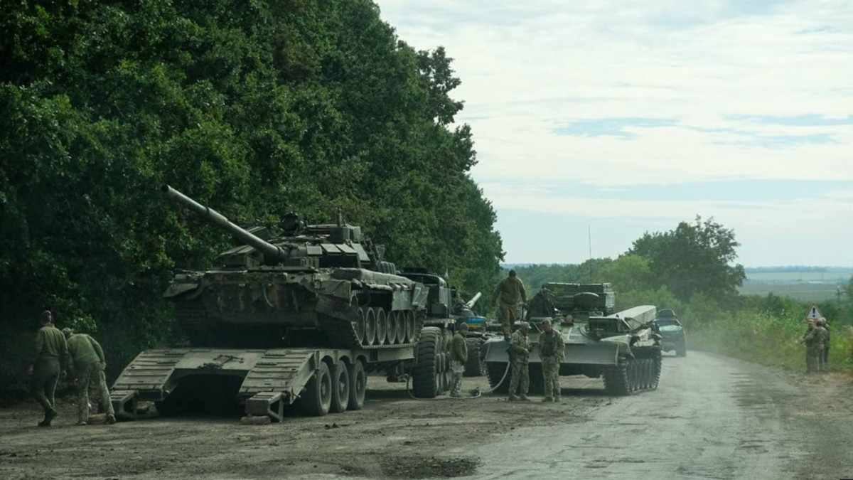 Ukraine presses new offensive as Russian troops retreat from Kharkiv region