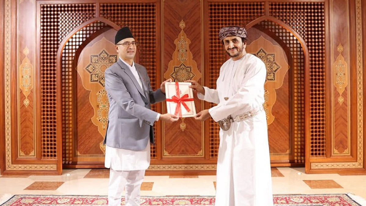 Ambassador of Nepal to Oman, submitted certificate of rank