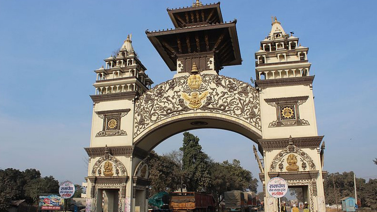 Over 1,000 brand-new vehicles stuck in Birgunj checkpoint