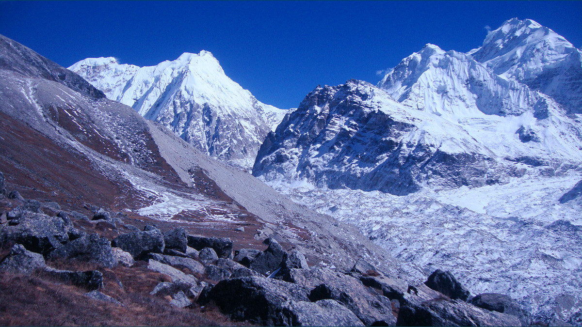 47 climbers reach base camp for Kanchenjunga expedition 