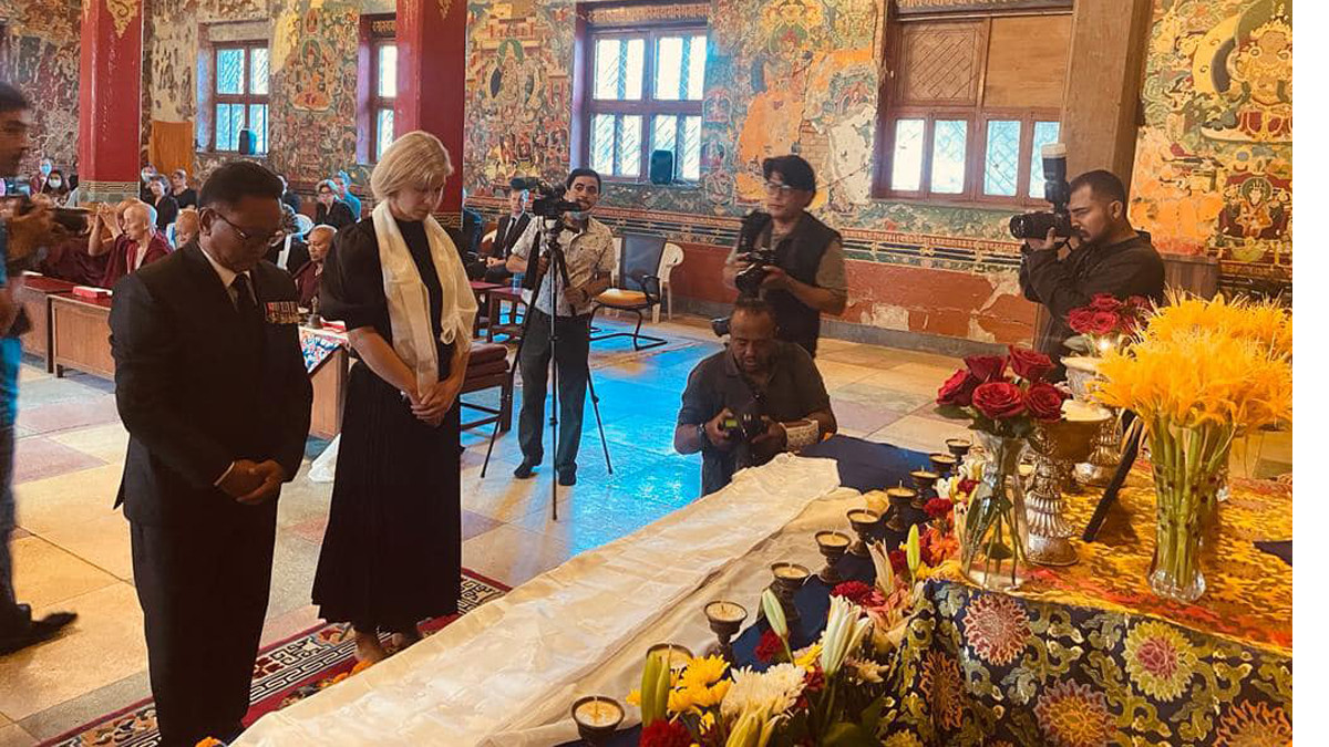 UK embassy held a prayer service at the White Monastery on the day of Queen's State funeral