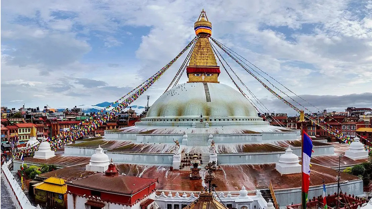 Tourist guides, hotel entrepreneurs taking tourists inside Bouddhanath area without ticket to face action