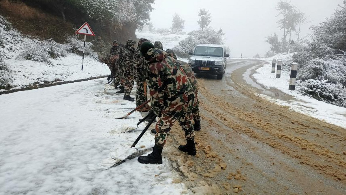 Army team rescues Dhawalagiri avalanche site