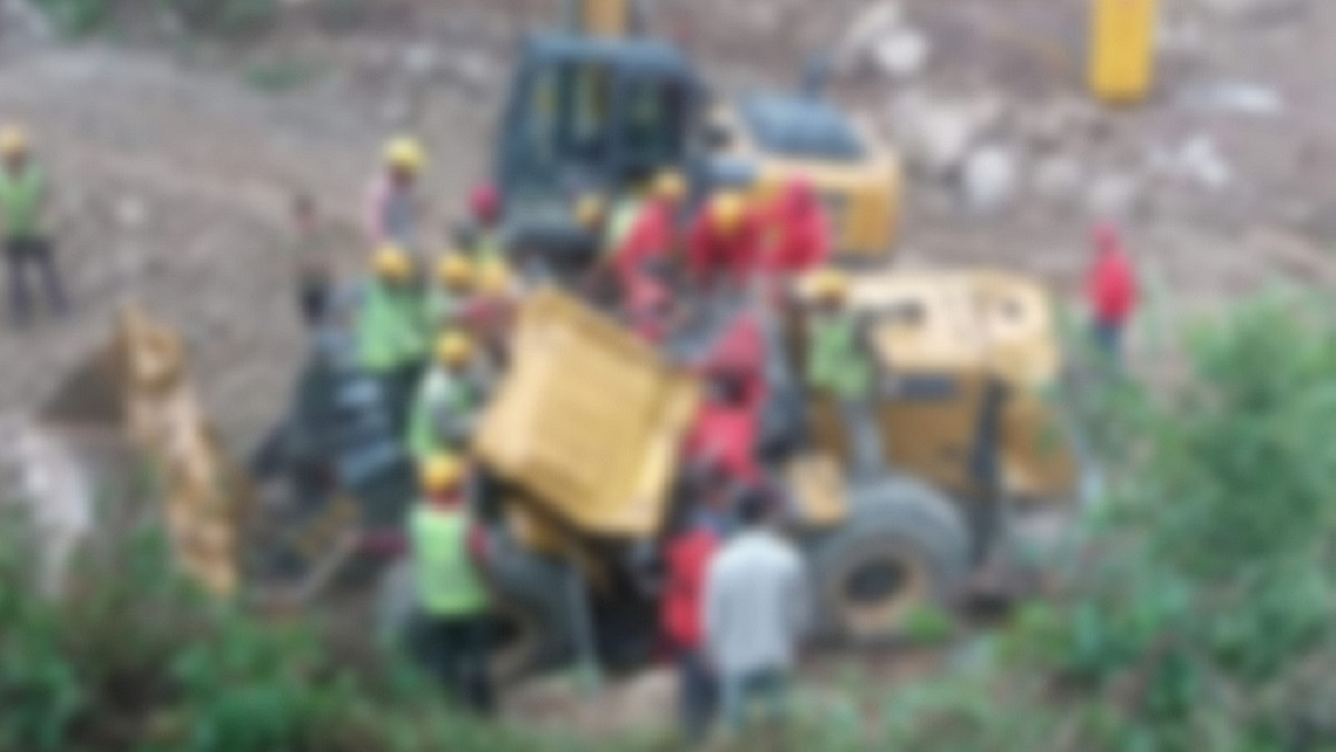 Three Chinese nationals killed in loader accident