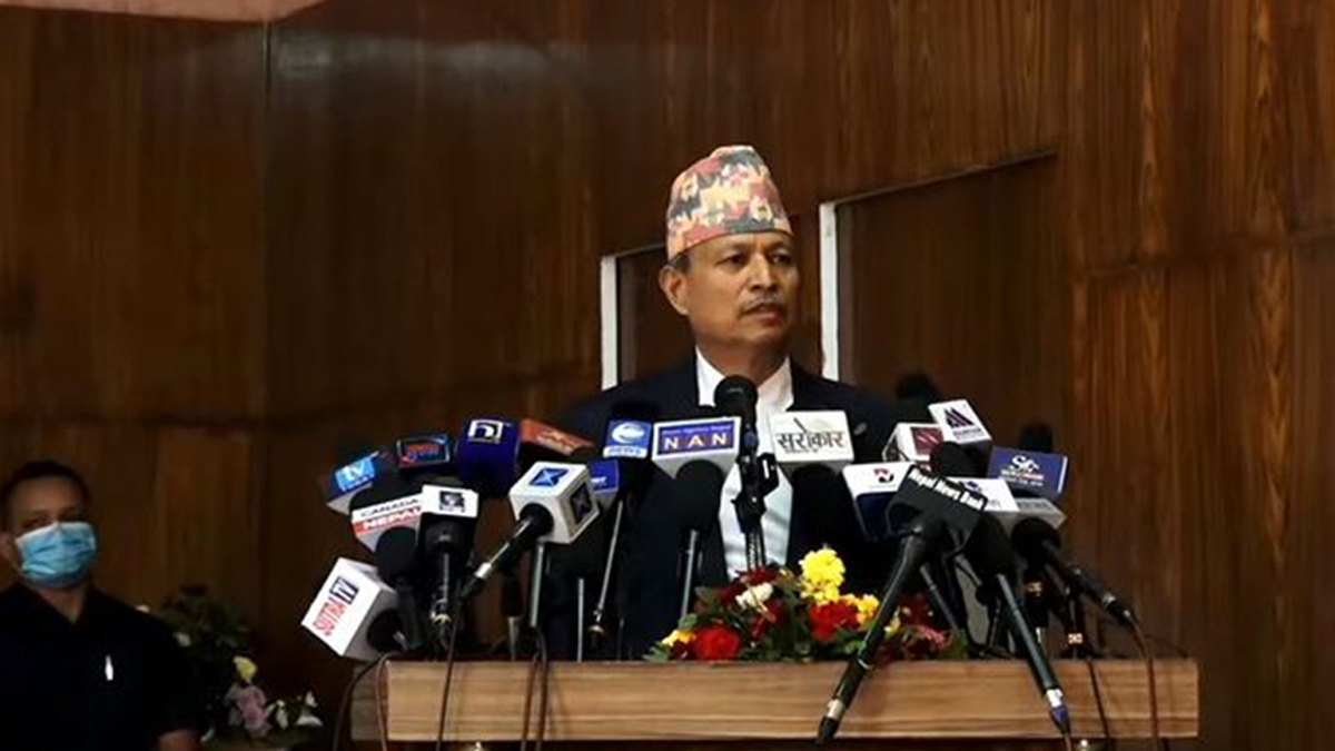 UML leader Rawal announced not to leave party