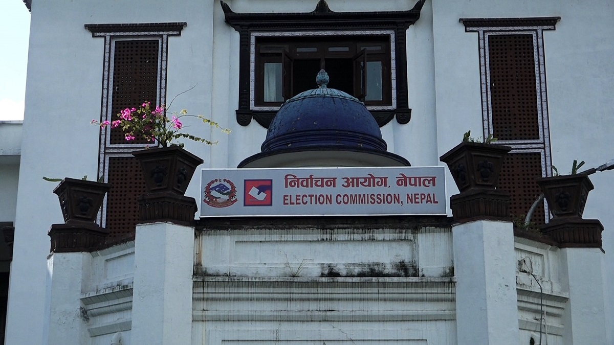 EC instructs to prevent usage of different goods at polling centre