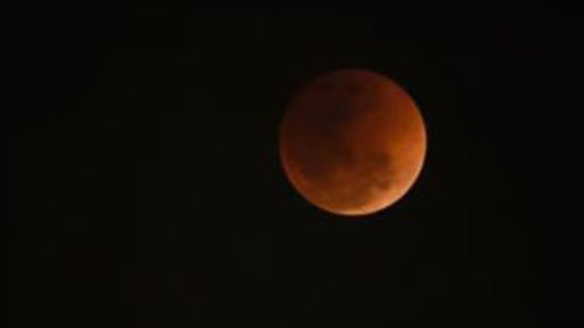 Total lunar eclipse to take place today