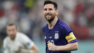 Messi and Argentina advance at World Cup, beat Poland 2-0