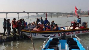 Motorboating in Narayani river attracting domestic tourists