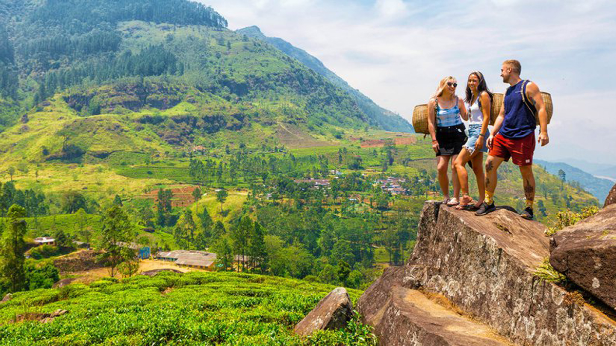 Sri Lanka welcomes over 700,000 int’l tourists in 2022