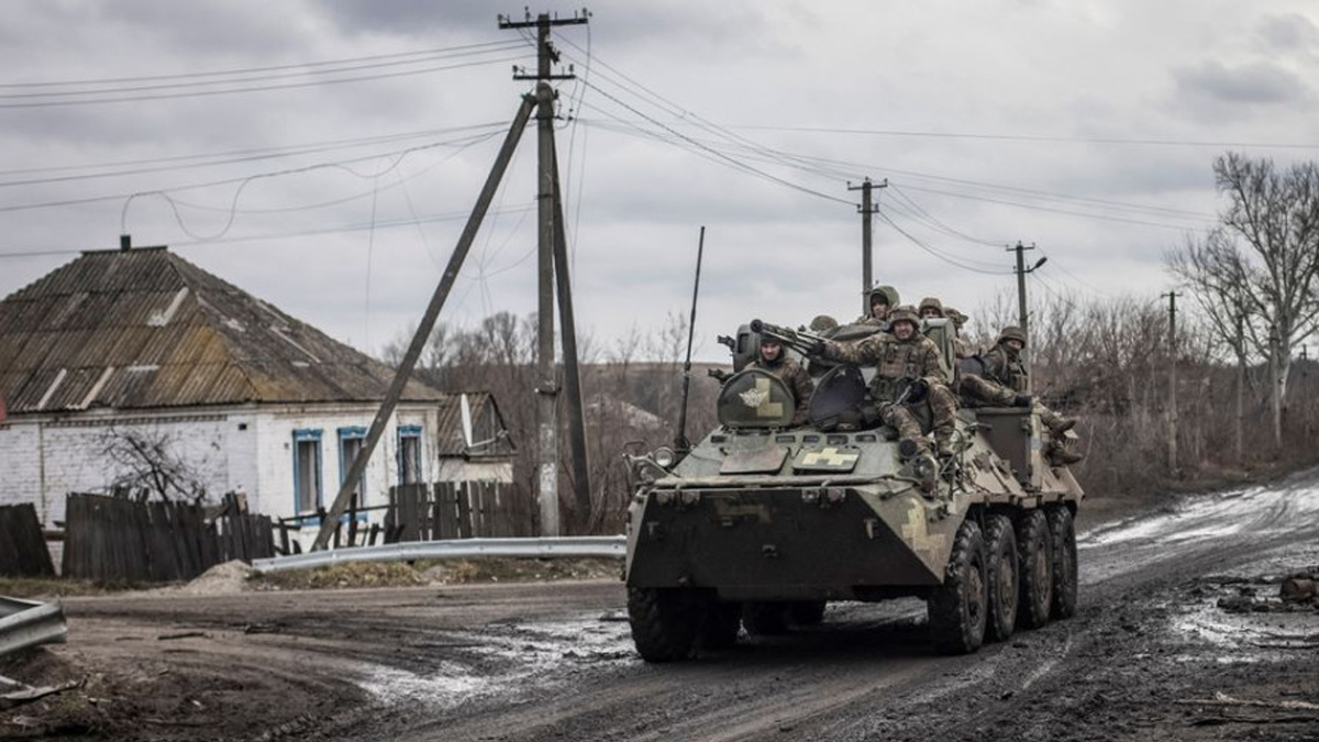 Ukraine to get more armoured vehicles but presses for tanks to fight Russia