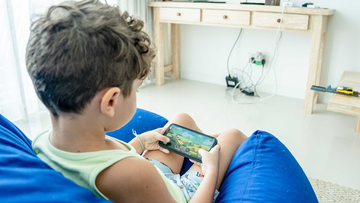 Parents worry over children’s indulgence in digital screens