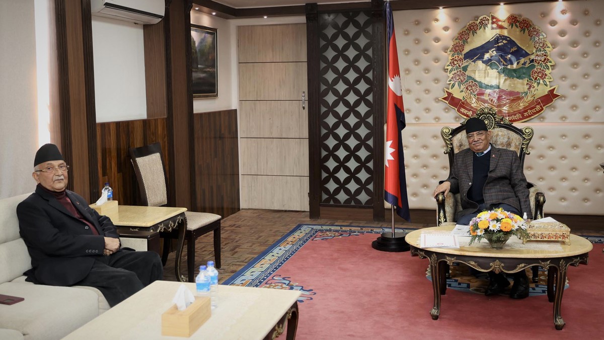 PM Dahal and Chair Oli holds meeting at Baluwatar
