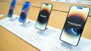 Apple sales in biggest fall since 2019