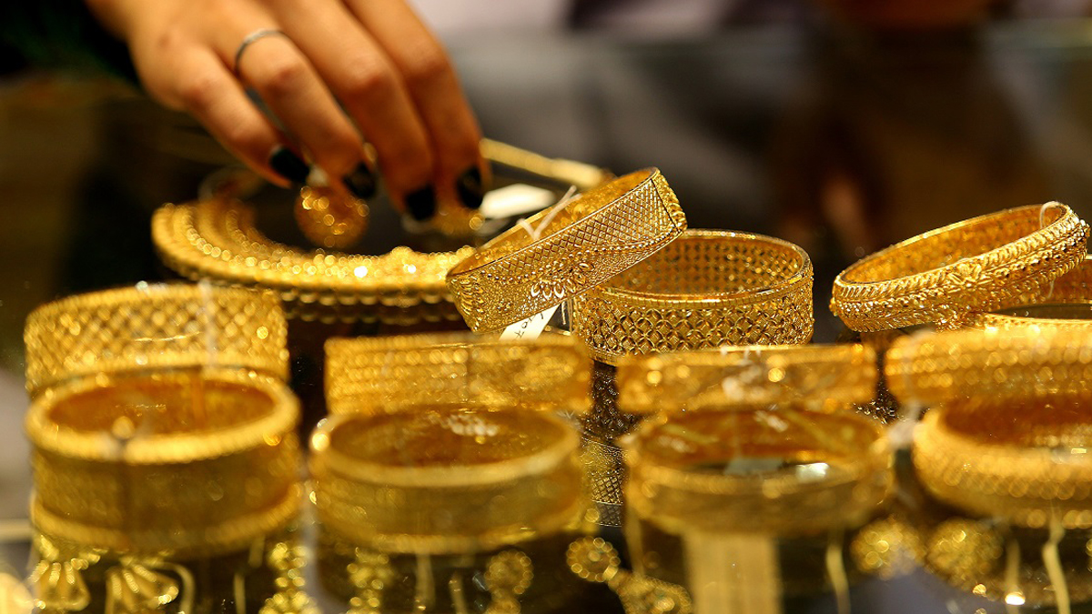 Domestic gold price reaches 111,800 per tola