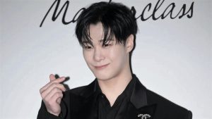 Moonbin: K-pop star dies at age of 25