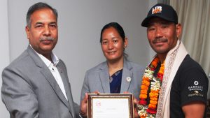 Vice President Yadav honours record-holder mountaineer Budhamagar