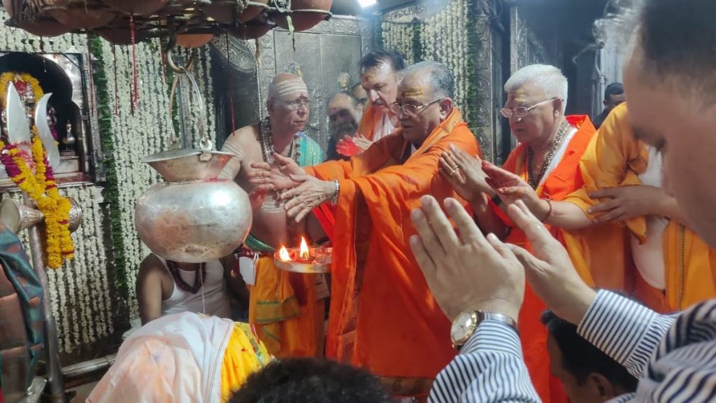 PM Immersed in Devotion: Performs Sacred Puja at Ujjain’s Mahakal ...