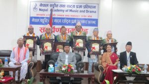 Vice President Yadav honours six artists