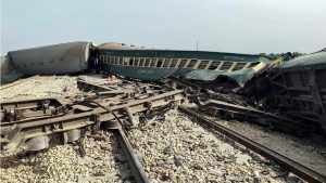 At least 19 killed in Pakistan train accident