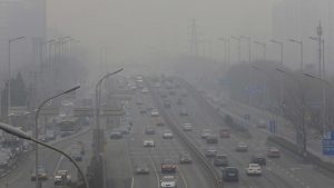 Haze lingers in Beijing as fog blankets parts of north China
