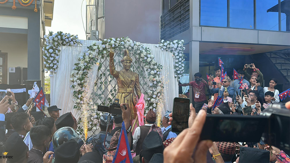 Former King Gyanendra Unveils Prithvi Narayan Shah Statue in Birtamode