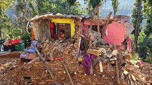 Earthquake victims living difficult life under makeshift tarpaulin sheets