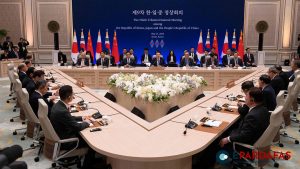 South Korea, China, Japan Vow to Ramp Up Cooperation in Rare Summit