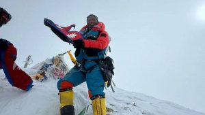 Kamirita Sherpa Reaches Everest Summit for 30th Time, Breaking His Previous Record