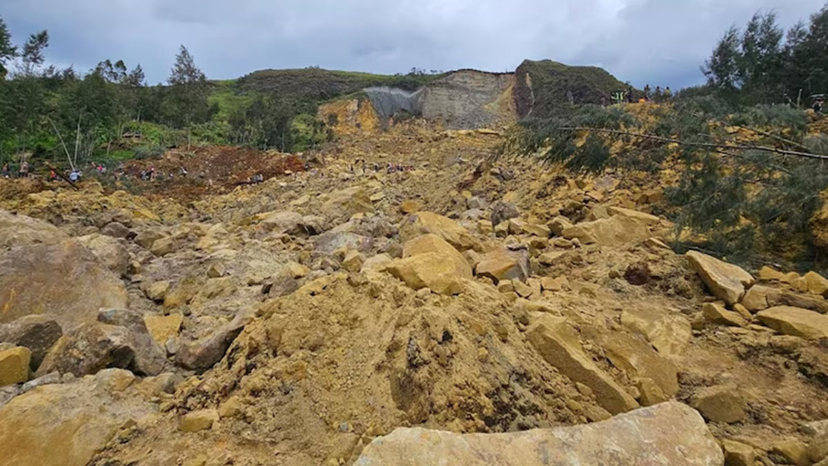 More than 300 buried in Papua New Guinea landslide, local media says