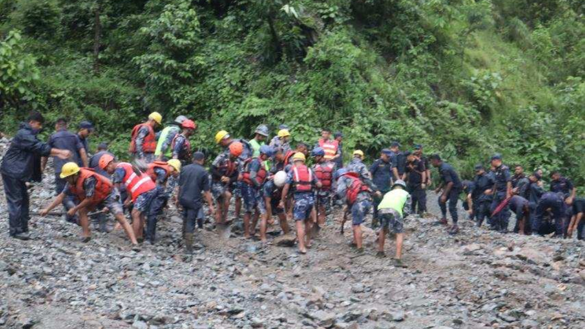 Simaltal landslide: 149 APF personnel mobilized to search for the missing bus passengers