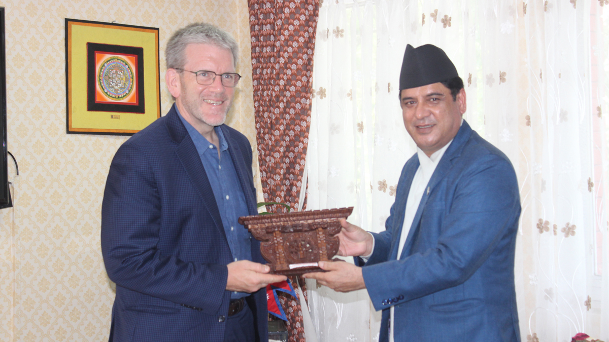 US Ambassador pays courtesy call on Industry Minister